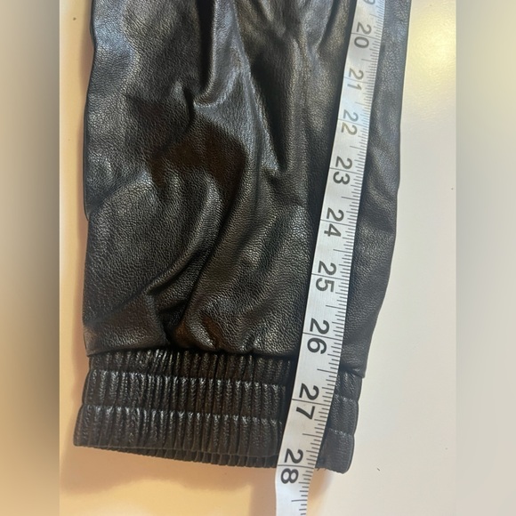 Spanx Leather Like Joggers Size Medium Black - Picture 10 of 10